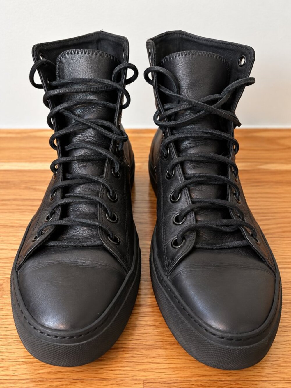 Gucci Black Leather High Top Sneakers Men’s 10 / Women’s 11.5